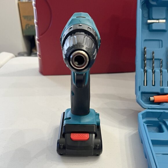 New Rechargeable Cordless Drill w/2 Lithium Batteries, Quick Charger & Tool kit! - Picture 5 of 16
